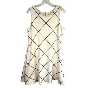 Tiana B. Women's Dress 8 White Black Sleeveless Misses Size Medium M